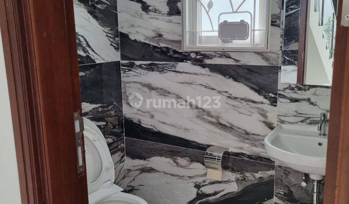 Siap Huni Rumah Alamsutera Unit Sangat Rapi Luas 240  14
