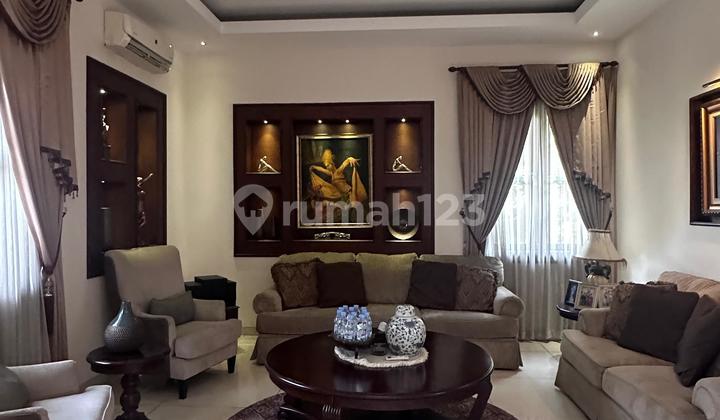 Rumah Dijual Cepat Luas Tanah 540 Meter2 Lantai Siap Huni Bangunan Kokoh Carport 4 Mobil di Perum Jaka Permai Bekasi