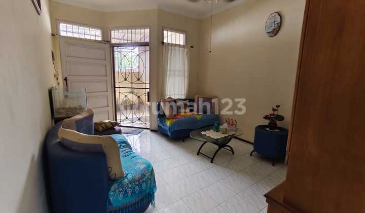 Turun Harga Rumah Luas 130 meter lebar 6,5 meter x panjang 20 meter 2 lantai Siap Huni  Semi Furnished SHM di Jakarta Barat 2