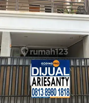 Rumah 2 Lantai Luas 70 Meter Semi Furnished SHM di Cempaka Putih Barat 1