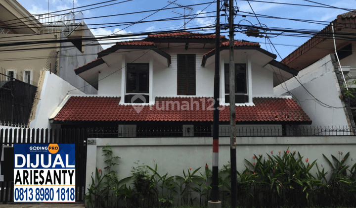 Rumah 2 Lantai Bagus Semi Furnished SHM di Ancol, Jakarta Utara 1