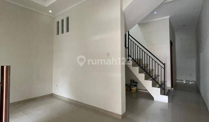 Rumah Bagus 2 Lantai di Rawasari Jakarta Pusat 3