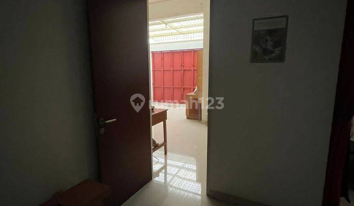 Rumah Lebar 12 Meter Minimalis Semi Furnished Lokasi Strategis 3