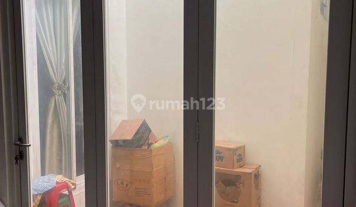 Rumah Lebar 12 Meter Minimalis Semi Furnished Lokasi Strategis 8