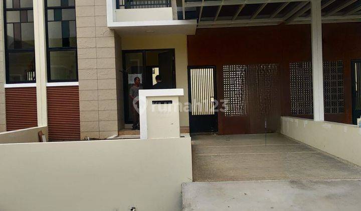 Rumah 2 Lantai Siap Huni SHM di Harapan Indah, Bekasi 1