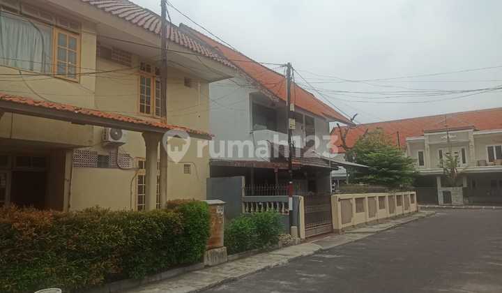 Turun Harga Rumah Hook 300 Meter Dekat Halte Busway dan Akses Tol Rumah Tua di Cempaka Putih Timur Turun Harga Rumah Hook 300 Meter Dekat Halte Busway dan Akses Tol Rumah Tua di Cempaka Putih Timur