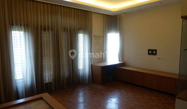 Rumah Hook 2 Lantai Murah Luas 220 M2 Siap Huni Furnished Strategis di Jakarta Selatan 2