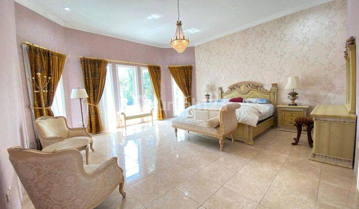 Rumah Villa kolam renang dengan jacuzi air panas 2 Lantai Bagus Unfurnished SHM di Cipanas, Cianjur 1