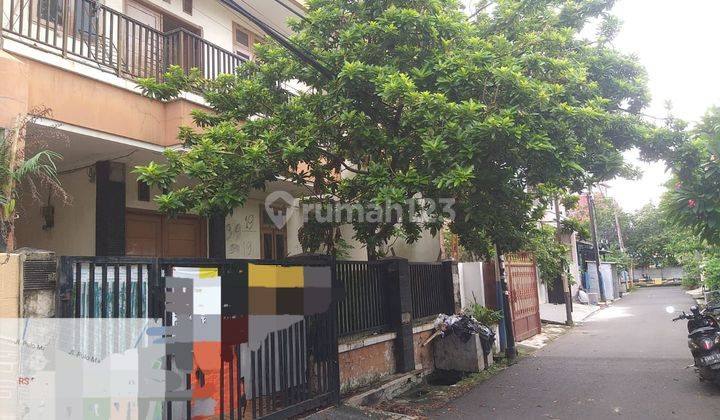 Rumah Lokasi Strategis Luas Tanah 136m2,di Pulomas Jakarta Timur 1