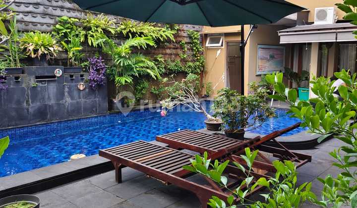 Rumah Bagus 2 lantai Luas Bangunan 600 meter ada kolam renang SHM di Bintaro sektor 3 Tangerang Selatan Rumah Bagus 2 lantai Luas Bangunan 600 meter ada kolam renang SHM di Bintaro sektor 3 Tangerang Selatan