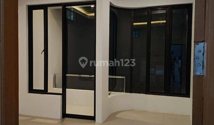 Rumah 3 Lantai Baru Renovasi Unfurnished SHM Jalan 1 Mobil Luas 4,5 X 14 Meter di Pademangan ,Jakarta Utara 2