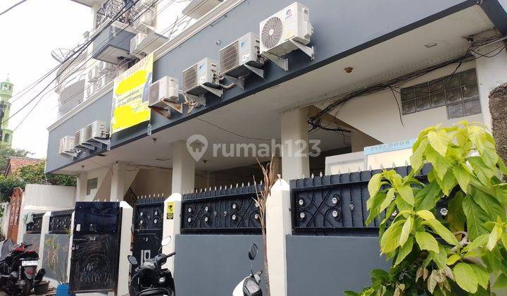 Kost Dengan 48 Kamar di Mangga Besar 1