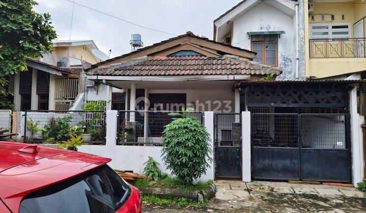 Rumah Luas 200 Meter Unfurnished SHM di Lebak Bulus, Jakarta Selatan 1