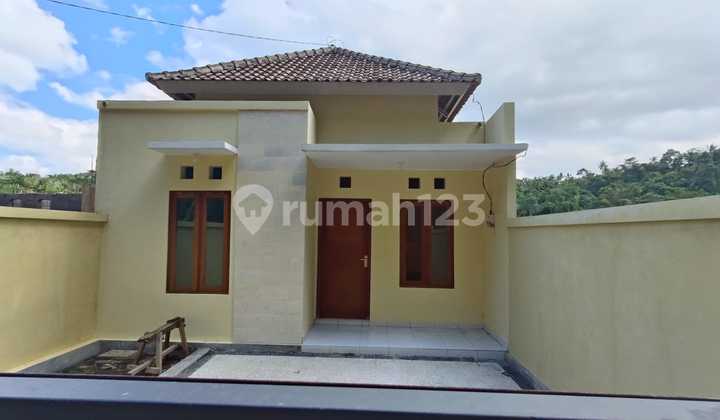 Cluster house around 300 million IDR, 1-story, ready to occupy near Tanah Lot, Canggu, and Denpasar in Tabanan, Bali.