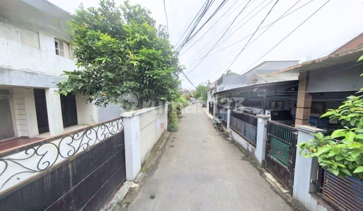 Rumah 220 meter Dekat AEON Mall Tanjung Barat dekat Universitas Indonesia Butuh Minim Renovasi SHM Unfurnished Tanjung Barat, Jakarta Selatan 1