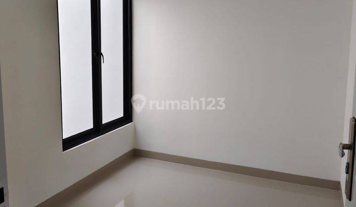 Rumah Bagus Luas 70 meter 2 lantai Depan Taman Unfurnished SHM di Percetakan Negara, Jakarta Pusat 2