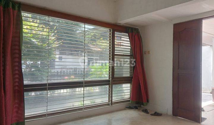 Rumah Hook SHM 2 Lantai Luas 271m2 di Cempaka Putih Timur 2