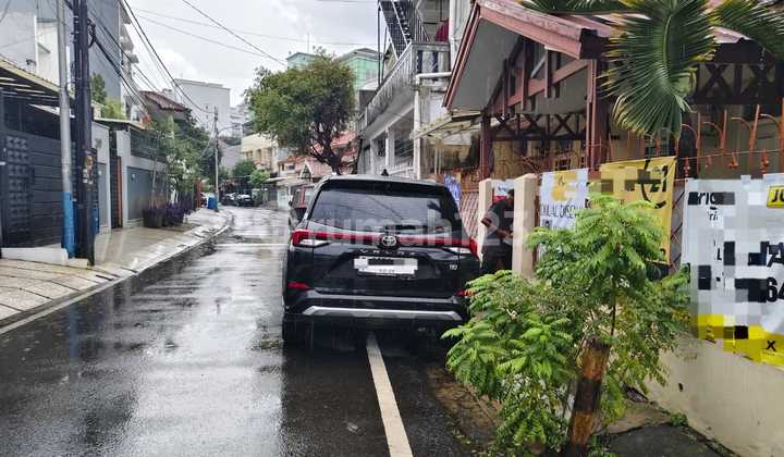 Rumah 2 Lantai 7 Kamar Tidur Cocok untuk Rumah Kost Dekat Universitas Yarsi dan Universitas Muhamadyah di Cempaka Putih Jakarta Pusat 2
