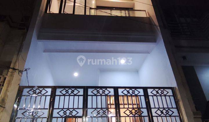 Rumah 3 Lantai Baru Renovasi Unfurnished SHM Jalan 1 Mobil Luas 4,5 X 14 Meter di Pademangan ,Jakarta Utara 1