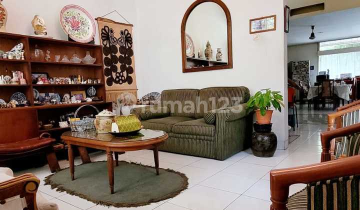 Rumah Luas 400 meter 2 lantai unfurnished bisa 4 mobil di komplek perumahan Cempaka Putih, Jakarta Pusat 2