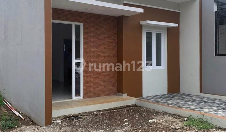 New house in Arcamanik cluster near West Java sports center.