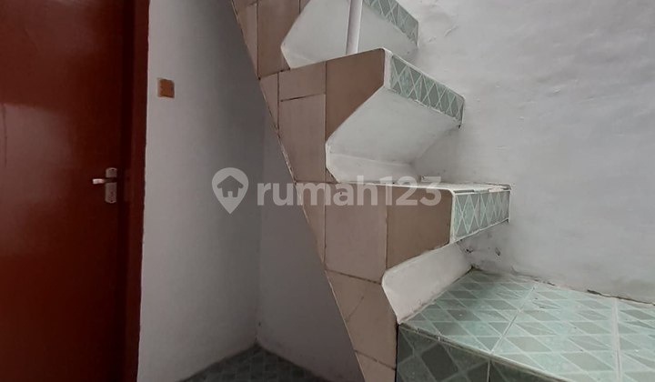 Affordable move-in ready house, strategic location near Buah Batu, rarely available. 2