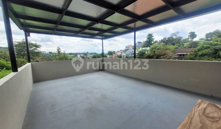 Rumah lux cigadung sangat strategis view cantik 2