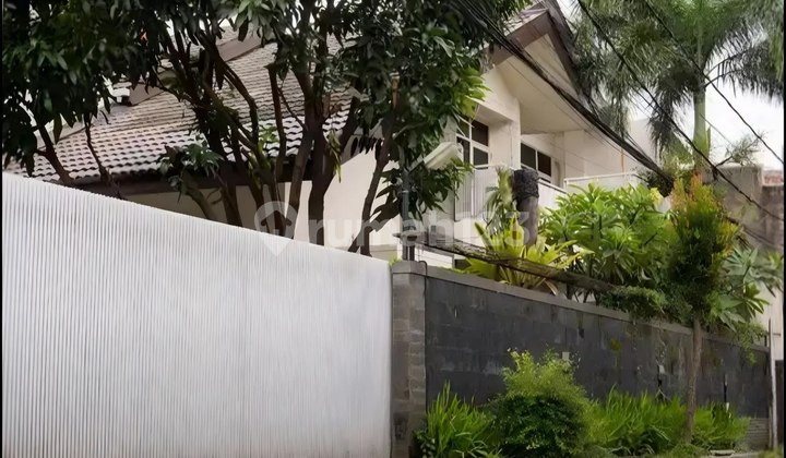 Rumah lux regol strategis murah dalam komplek sangat nyaman Rumah lux regol strategis murah dalam komplek sangat nyaman