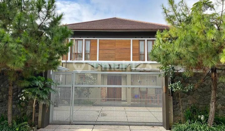 Rumah lux kawasan asri setiabudi sangat nyaman best locations