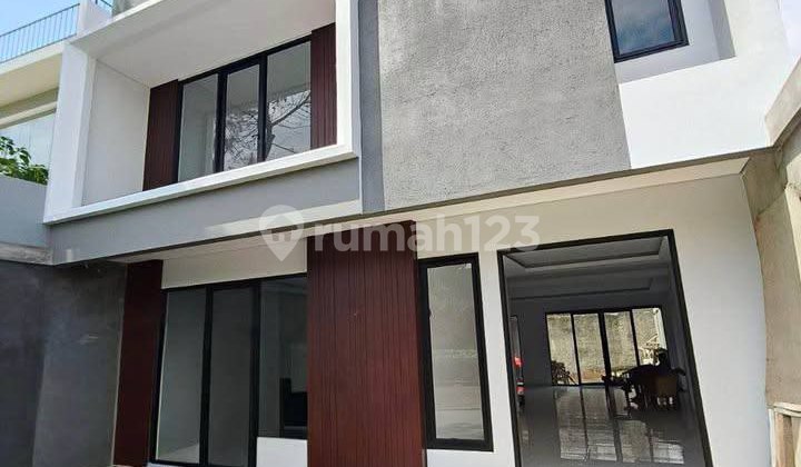 Rumah lux baru setiabudi regency lingkungan asri