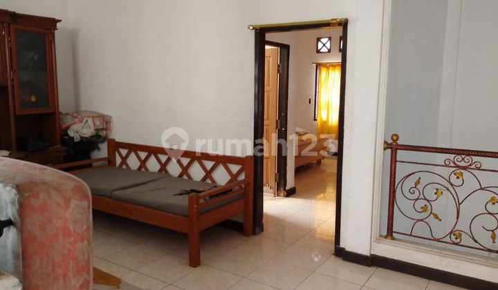 Ready-to-occupy Margahayu house, very spacious, rarely available. 2