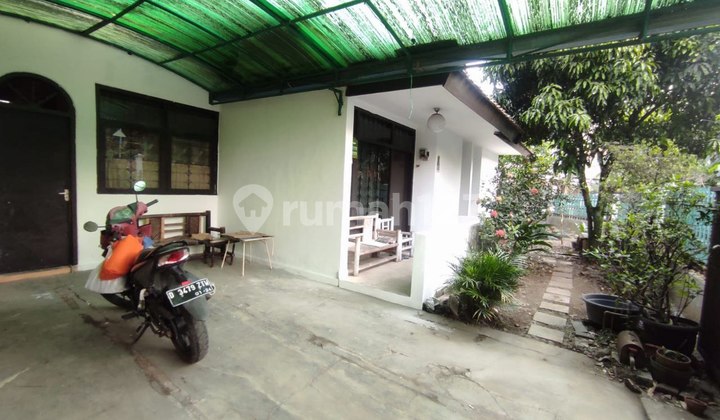 Ready-to-live house in Pasteur Cicendo wing, good cheap investment. 2