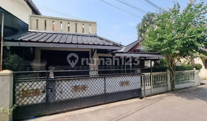 Affordable move-in ready house in Arcamanik, Cisaranten, a rare strategic location.