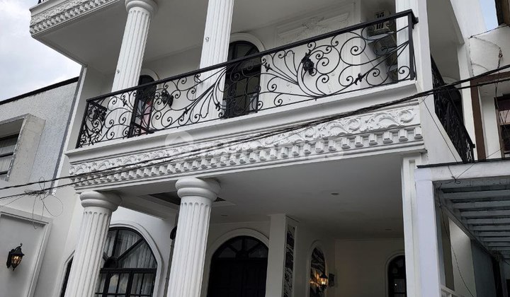 Rumah lux american lokasi terbaik cluster antapani sangat nyaman