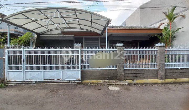 Rumah murah strategis pusat kota sayap regol jarang ada