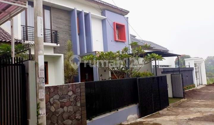 Affordable ready-to-occupy house in the strategic, green DPRD Ciwaruga complex.