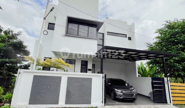 Rumah lux baru strategis dekat tol pasteur murah jarang ada Rumah lux baru strategis dekat tol pasteur murah jarang ada