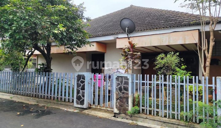 Rumah siap huni murah posisi hook komplek nyaman jarang ada 2