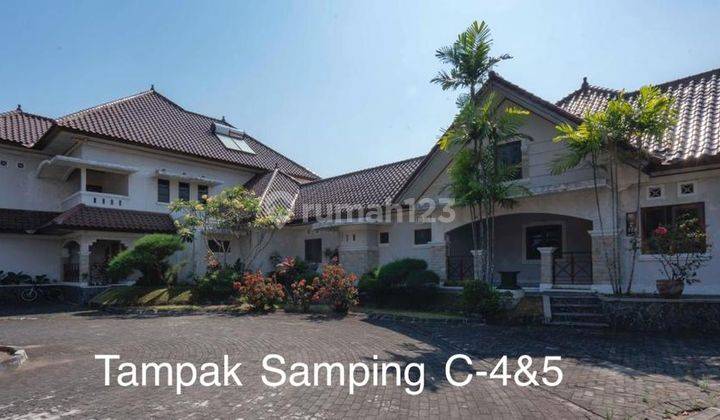 Rumah asri.tenang dn taman luas bisa bagi 2 rumah 3