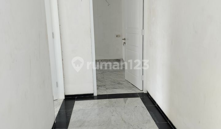 New House within a complex and neatly arranged resort with facilities.