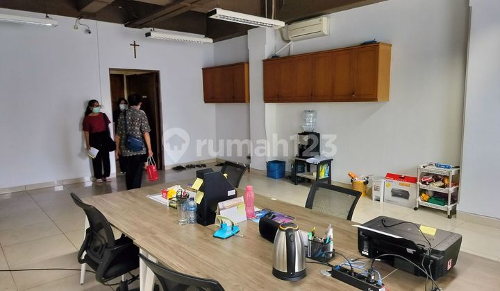 Ruko Hadap Selatan 3 Lantai Lebar 6M Cocok Kntr