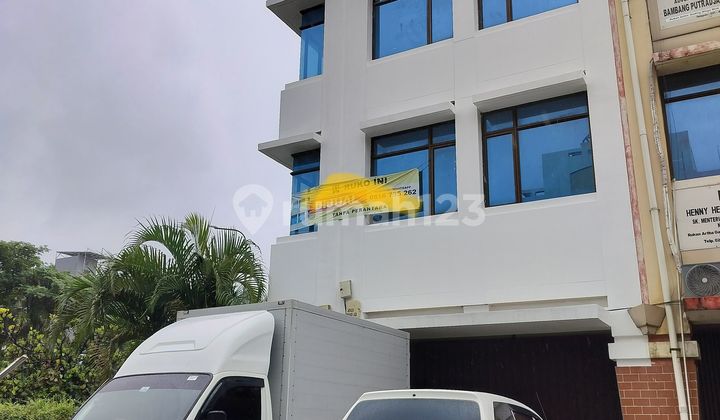 Ruko huk 3 lantai lebar ******** paling belakang