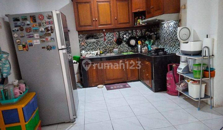 Rumah 3.lantai lebar 6 M siap huni dekat jalur tol 2