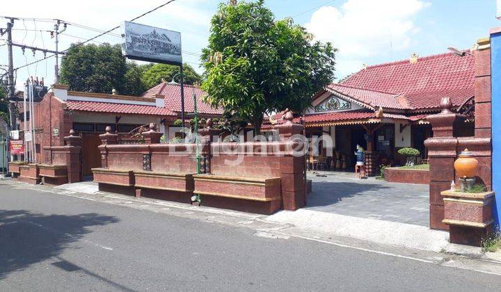 rumah etnik jawa di tengah kota yogyakarta dan kios 4 buah 2