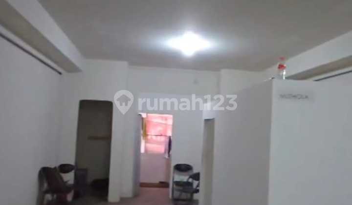 Strategic 3-Storey Shop House on Jl Seturan Raya, Caturtunggal, Depok, Sleman, Yogyakarta 2