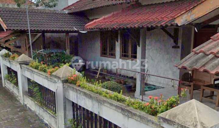 Rumah Lama Jati dan Marmer Furnish Lokasi Condongcatur Depok Sleman Yogyakarta