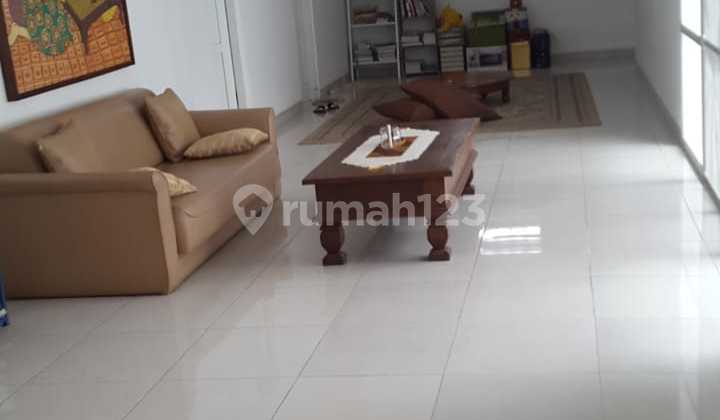 Girls' Boarding House with Ensuite Bathroom Near UII Campus Sardonoharjo Ngaglik Sleman Yogyakarta 2