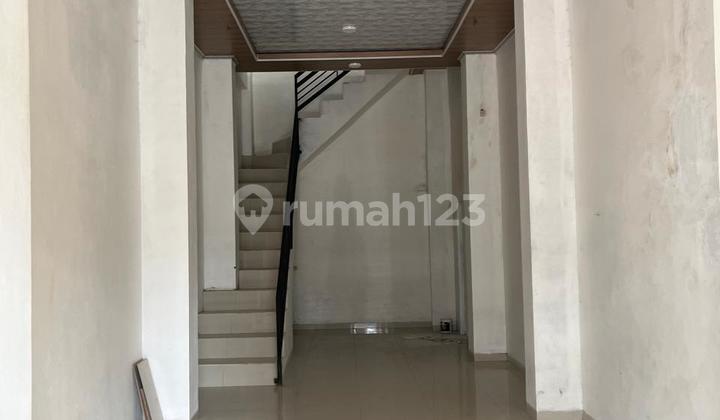 For Rent: 2.5-Story Strategic Shop House Location on Jl. Laksda Adisucipto, Demangan, Gondokusuman, Yogyakarta 2