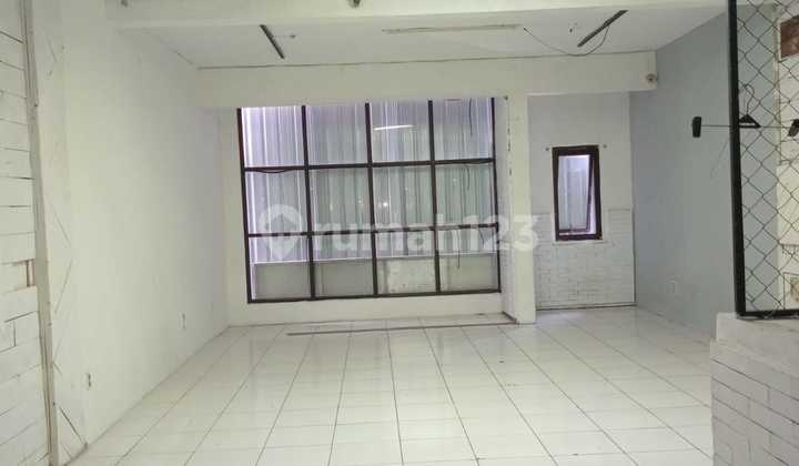 Strategic 2.5-Story Shophouse Location at Jl Gejayan, Jl Affandi, Caturtunggal, Depok, Sleman, Yogyakarta 2