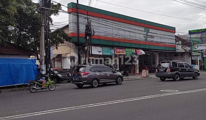 Land with Building for Sale, Highly Strategic Hook Position on Jl Kaliurang, Caturtunggal, Depok, Sleman, Yogyakarta Land with Building for Sale, Highly Strategic Hook Position on Jl Kaliurang, Caturtunggal, Depok, Sleman, Yogyakarta